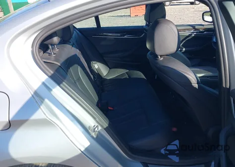 2019 BMW 530I xDrive z USA, uszkodzony, nr VIN WBAJA7C53KG911819